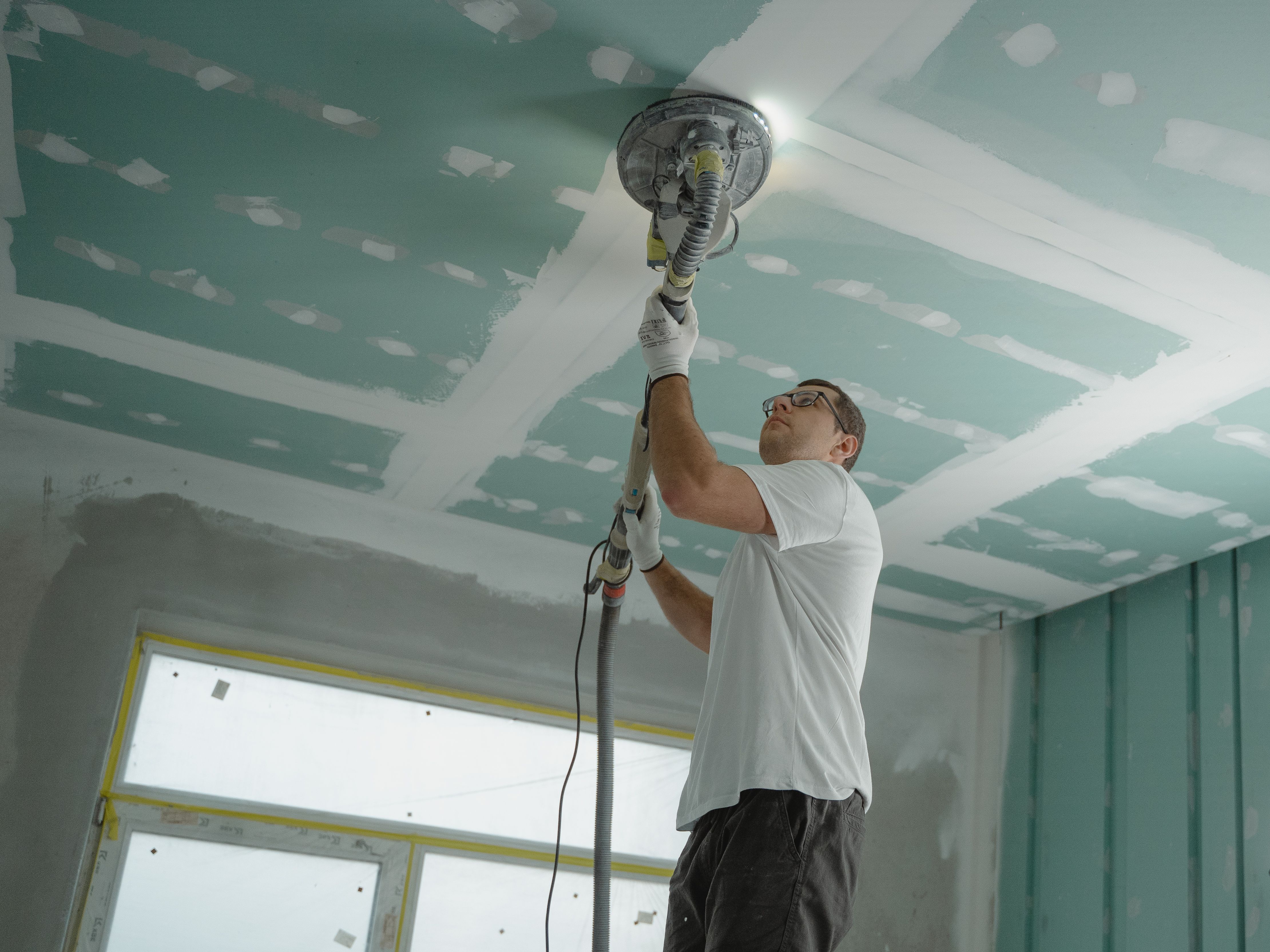 False ceiling and light partition installation